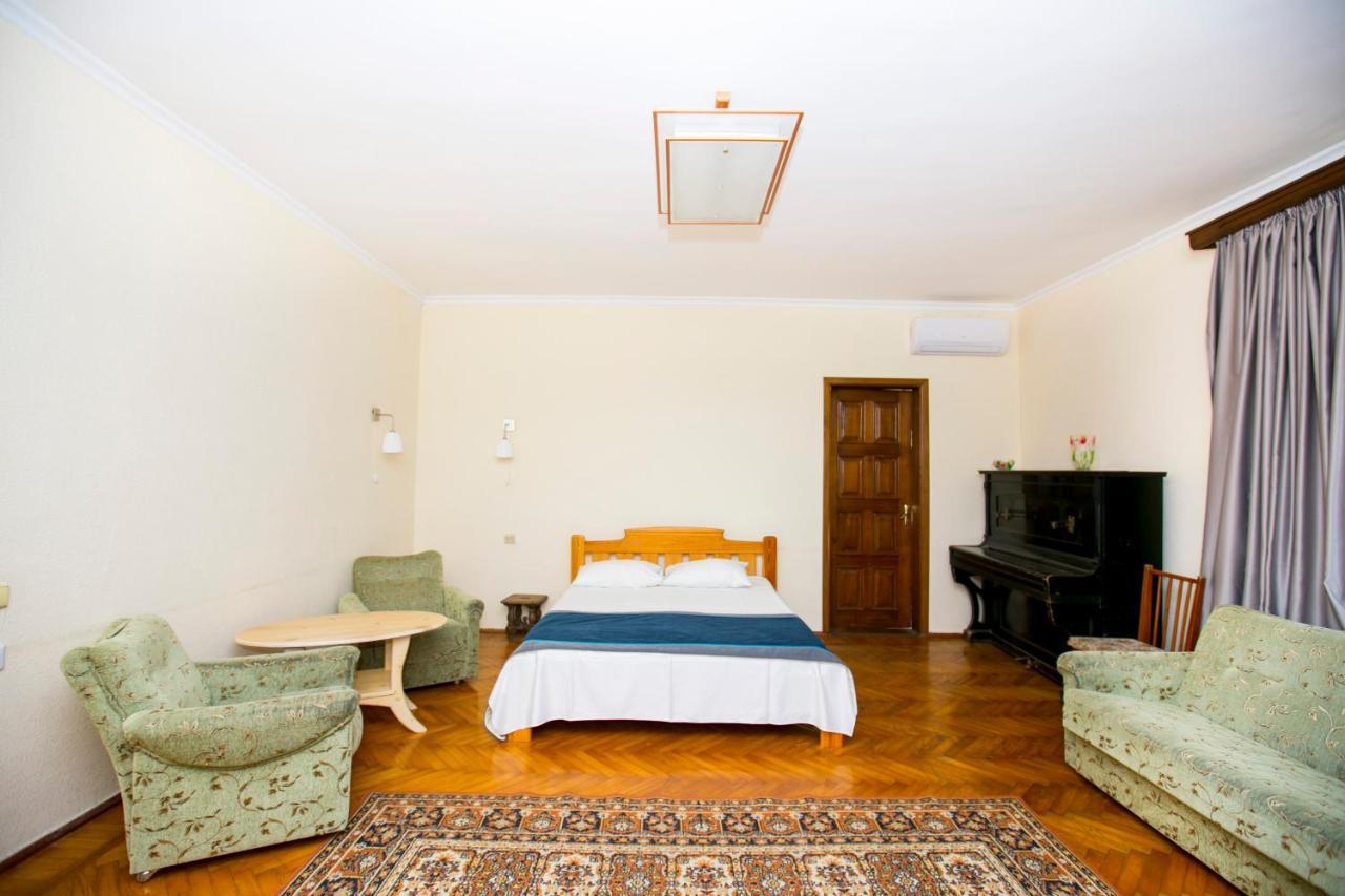 Guest House Lavr Гагра Экстерьер фото
