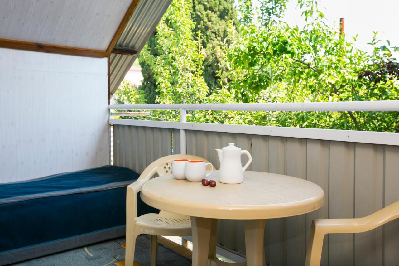 Guest House Lavr Гагра Экстерьер фото