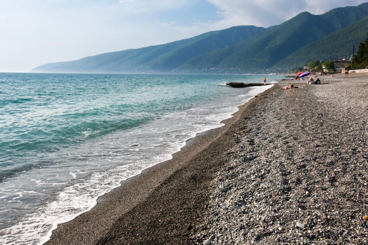Guest House Lavr Гагра Экстерьер фото