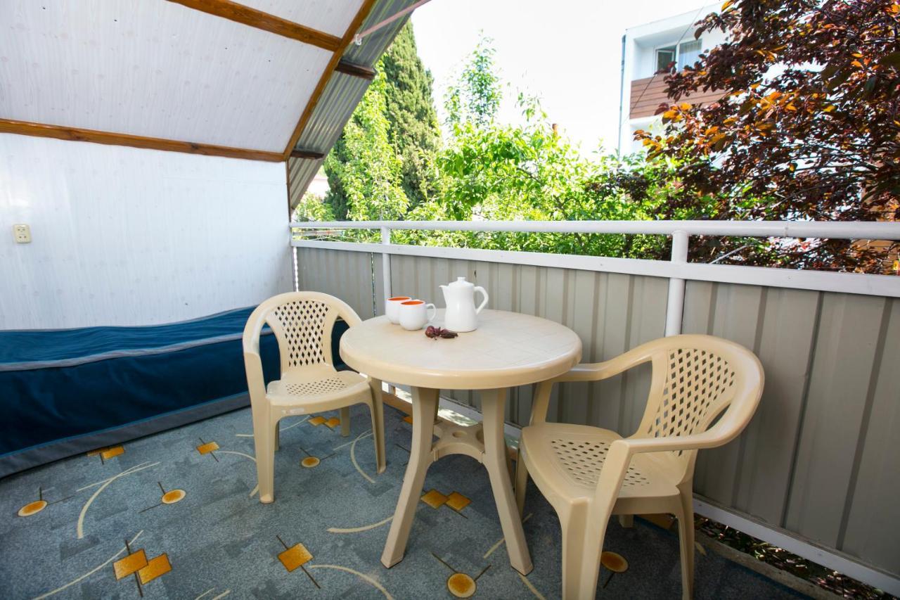 Guest House Lavr Гагра Экстерьер фото